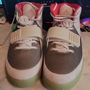 Nike air yeezy 2 SIZE 13